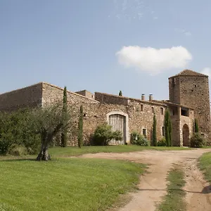 apartment-at-medieval-fortified-castle-of-vallgornera.topcostabravahotels.com/